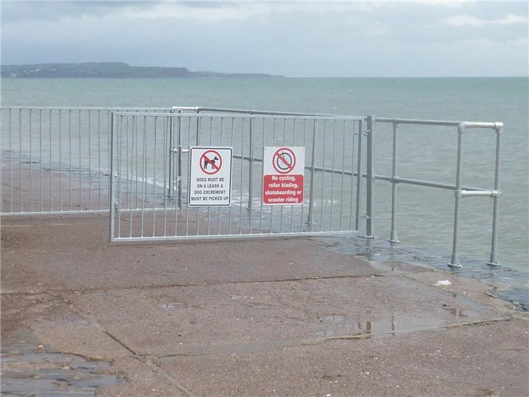 New signs along the sea wall 001